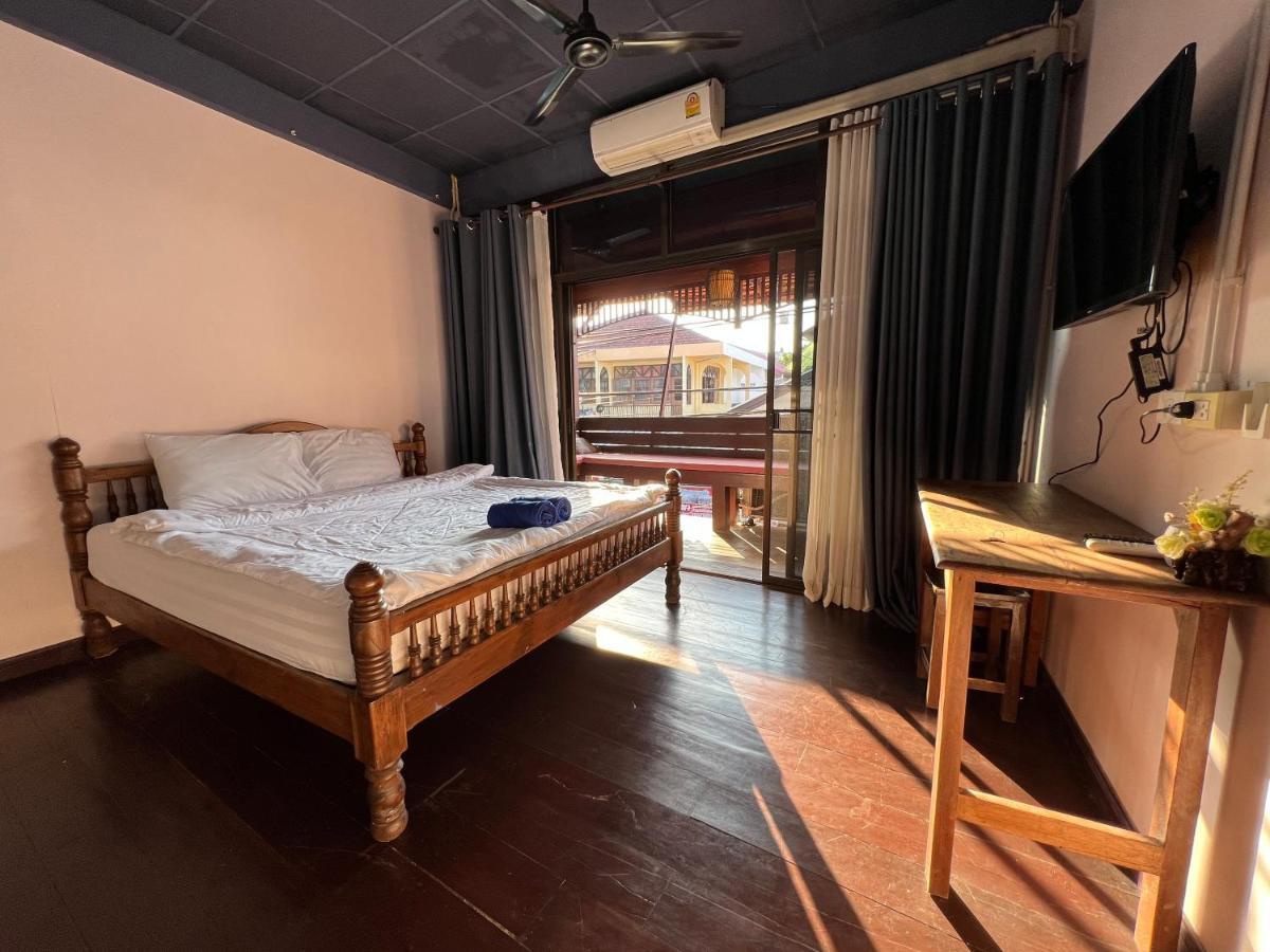 Madera House Chiang Mai Hotel Exterior photo